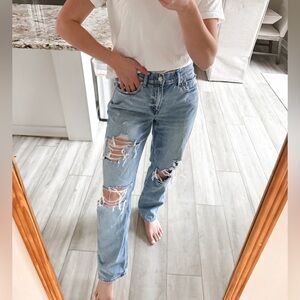 American Eagle Outfitters 90s Straight Jeans Light Wash Distressed Size 8